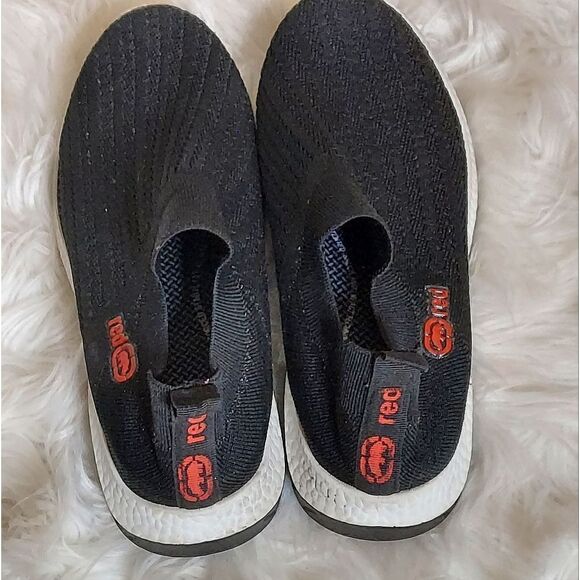 Red by Marc Ecko soft sole Pull-on sneakers - Picture 6 of 11